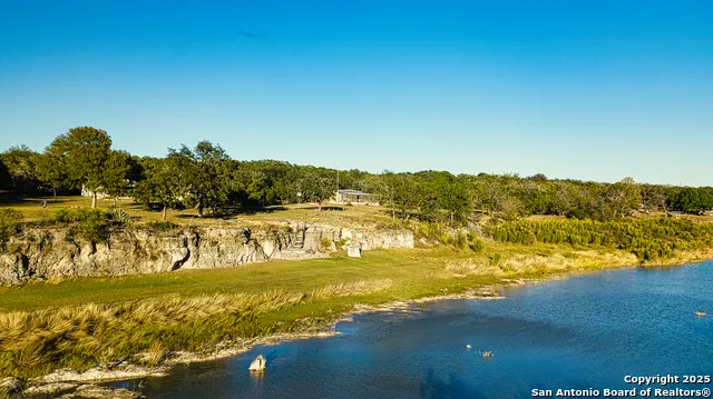 1647 Rio Ranchero Pipe Creek, TX 78063