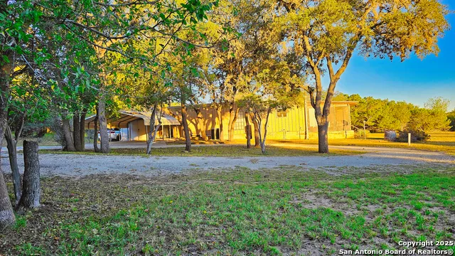 1647 Rio Ranchero Pipe Creek, TX 78063