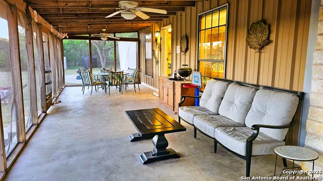1647 Rio Ranchero Pipe Creek, TX 78063