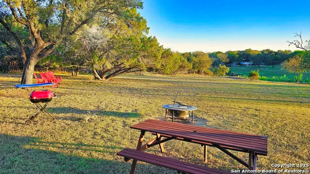 1647 Rio Ranchero Pipe Creek, TX 78063