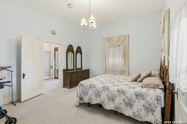 1028 Jefferson St Kerrville, TX 78028