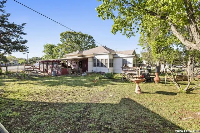 1028 Jefferson St Kerrville, TX 78028