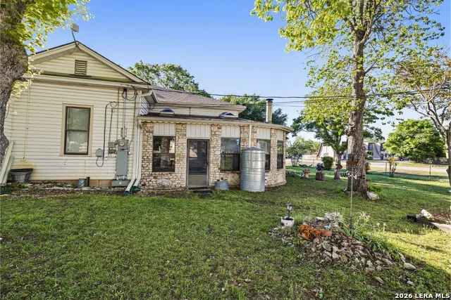 1028 Jefferson St Kerrville, TX 78028