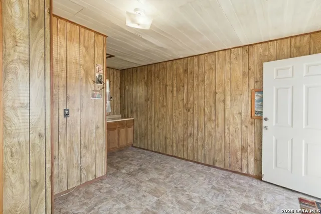 1028 Jefferson St Kerrville, TX 78028