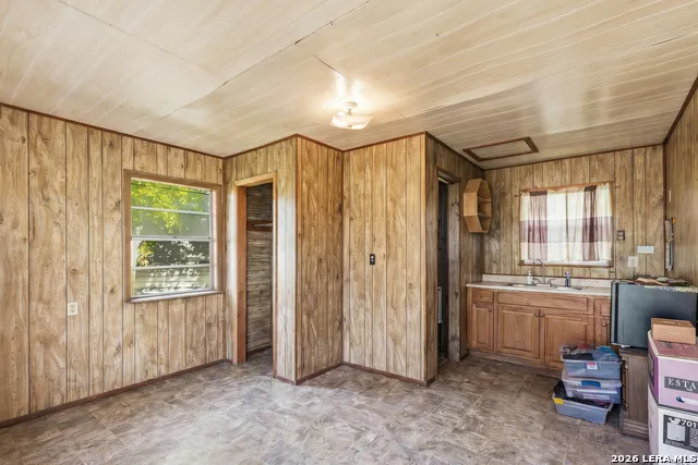 1028 Jefferson St Kerrville, TX 78028