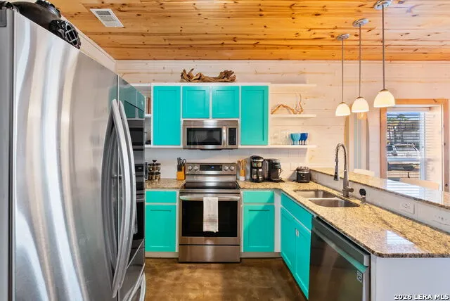 2120 11th St #404 Port Aransas, TX 78373