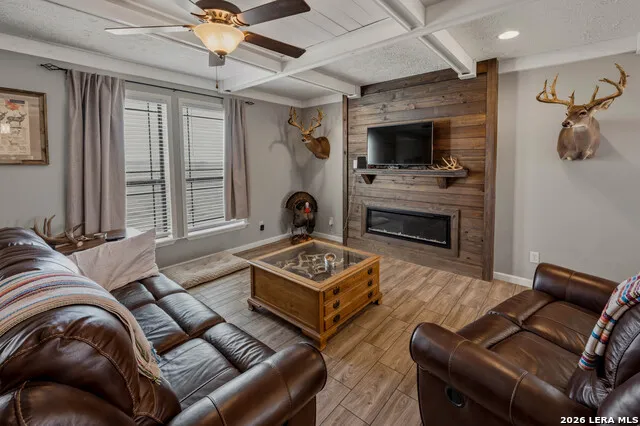 208 WELL PAD RD George West, TX 78022