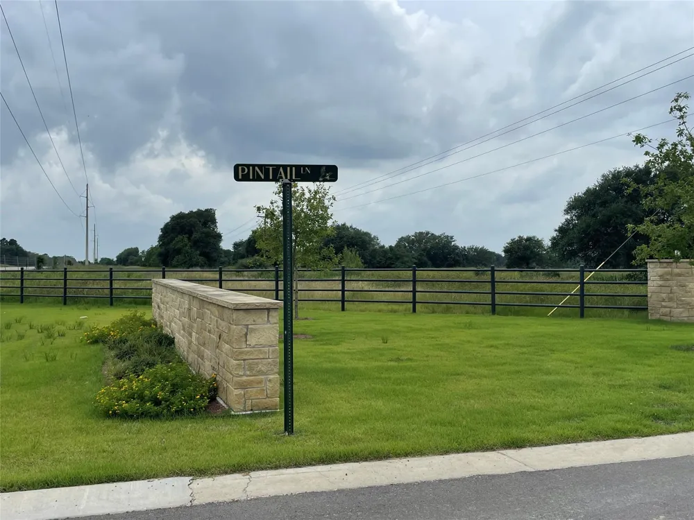 501 Pintail Lane Columbus, TX 78934