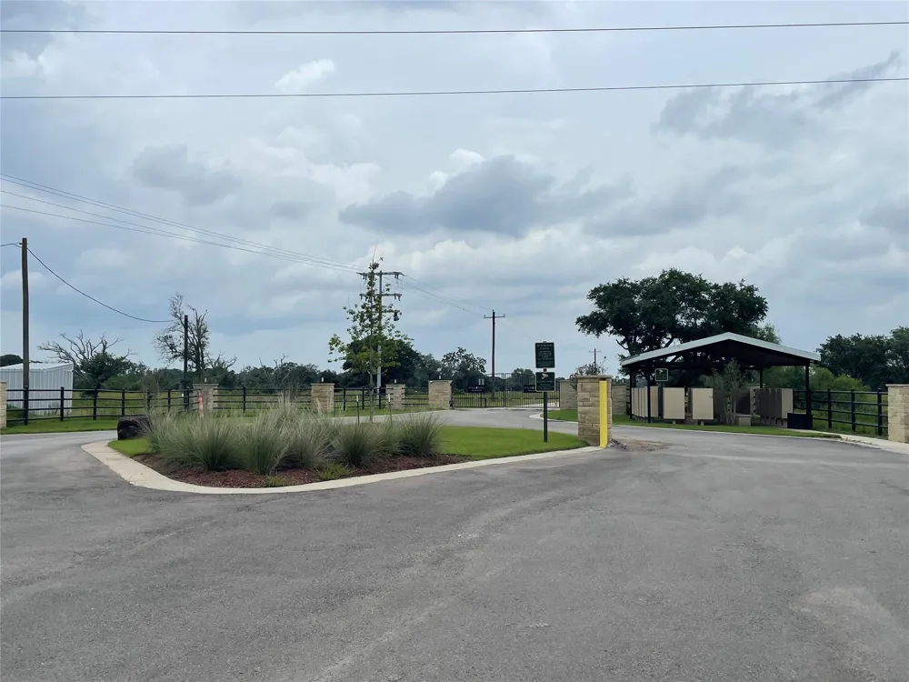 501 Pintail Lane Columbus, TX 78934