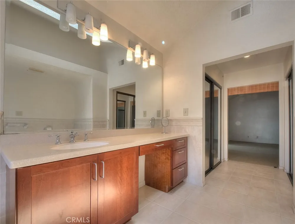 2156 Tomich Hacienda Heights, CA 91745