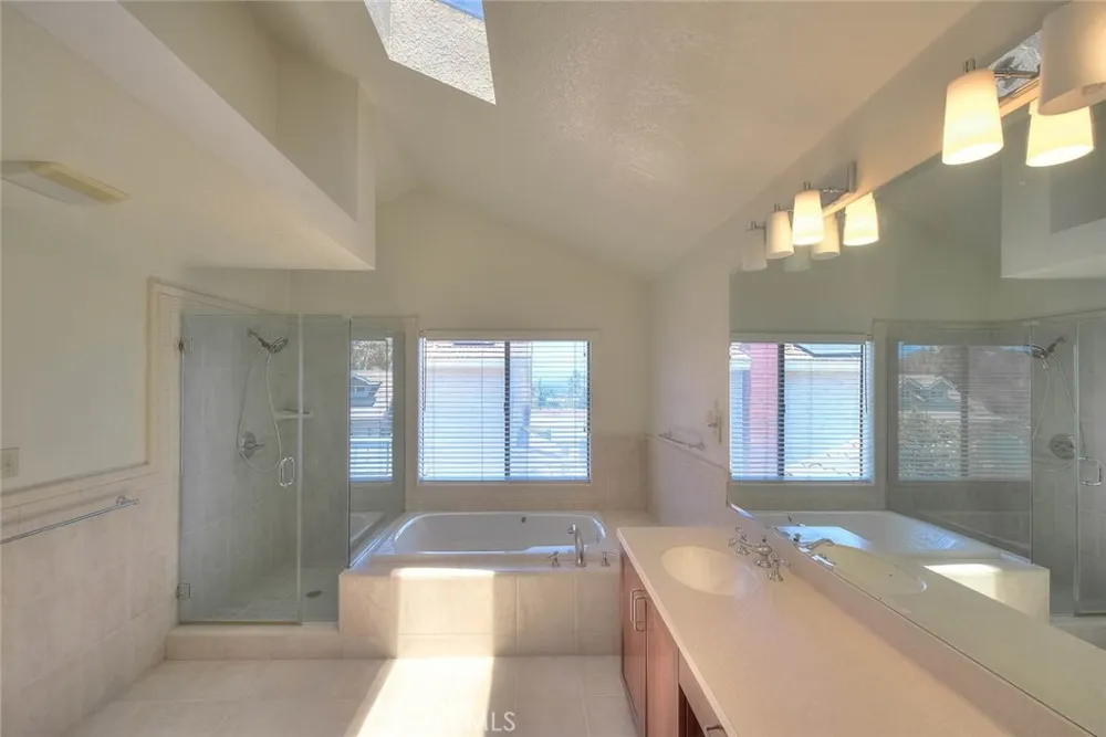 2156 Tomich Hacienda Heights, CA 91745