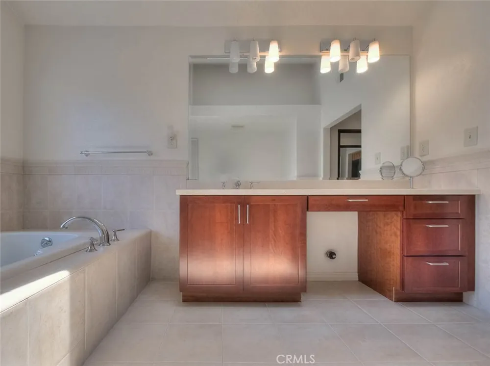 2156 Tomich Hacienda Heights, CA 91745