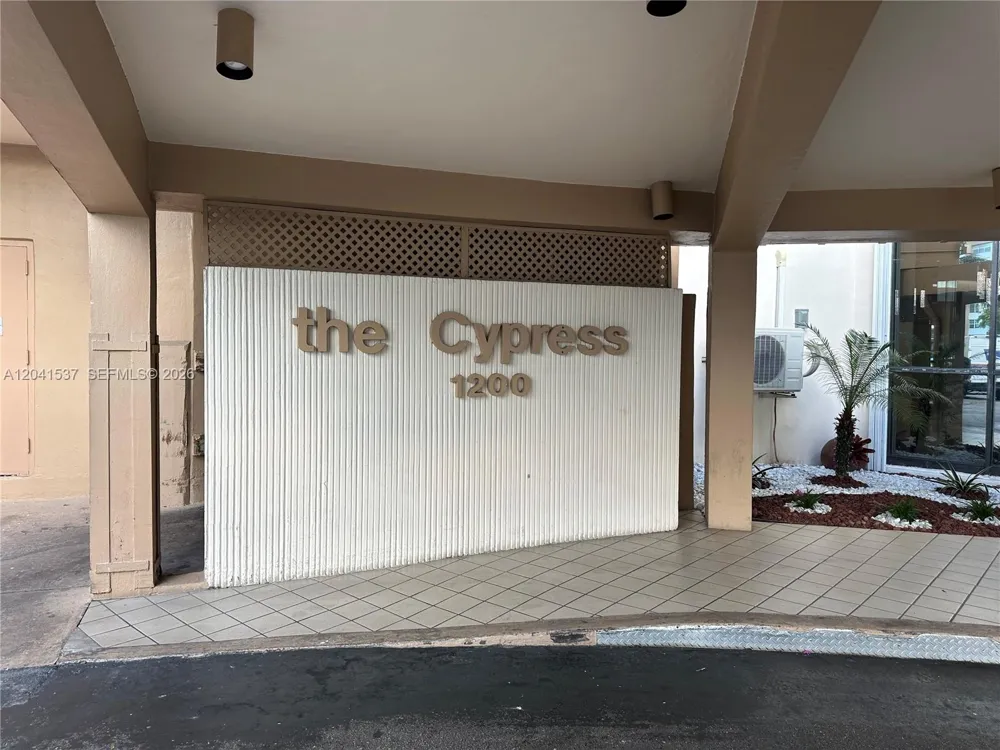 1200 Saint Charles Pl #618 Pembroke Pines, FL 33026