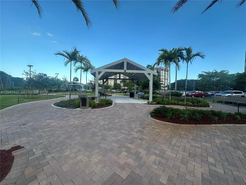 1200 Saint Charles Pl #618 Pembroke Pines, FL 33026