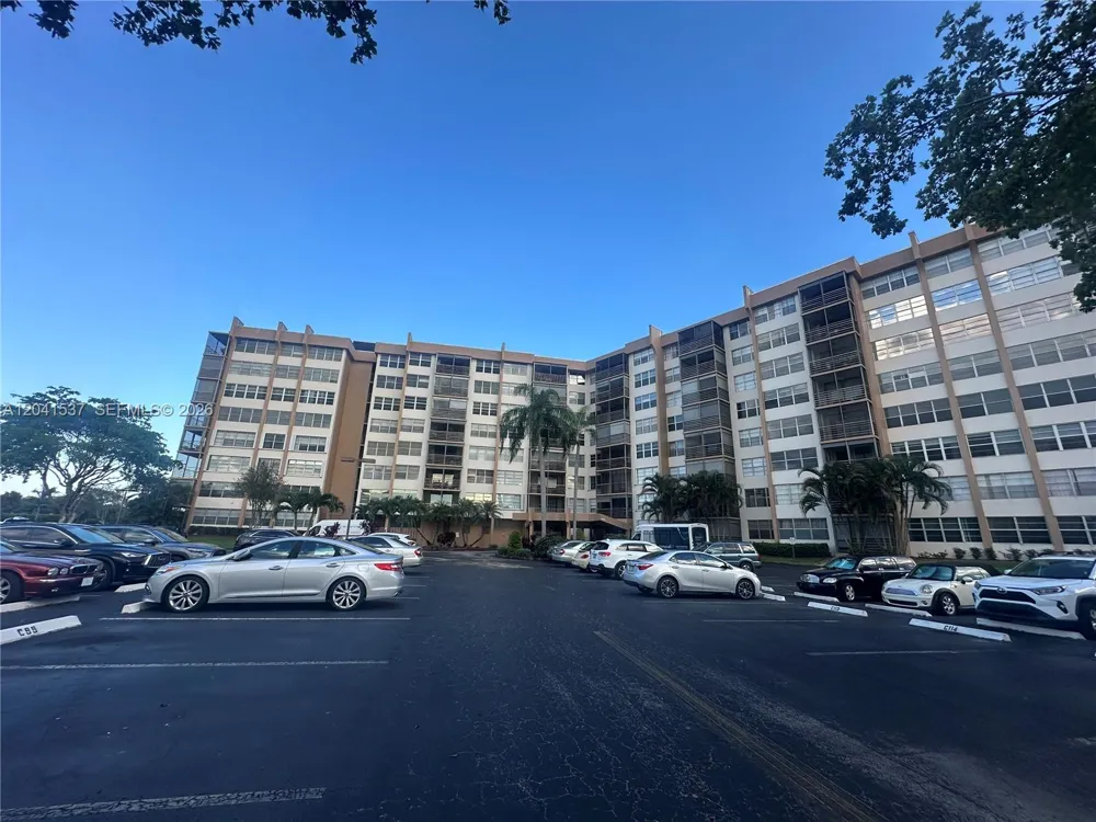 1200 Saint Charles Pl #618 Pembroke Pines, FL 33026