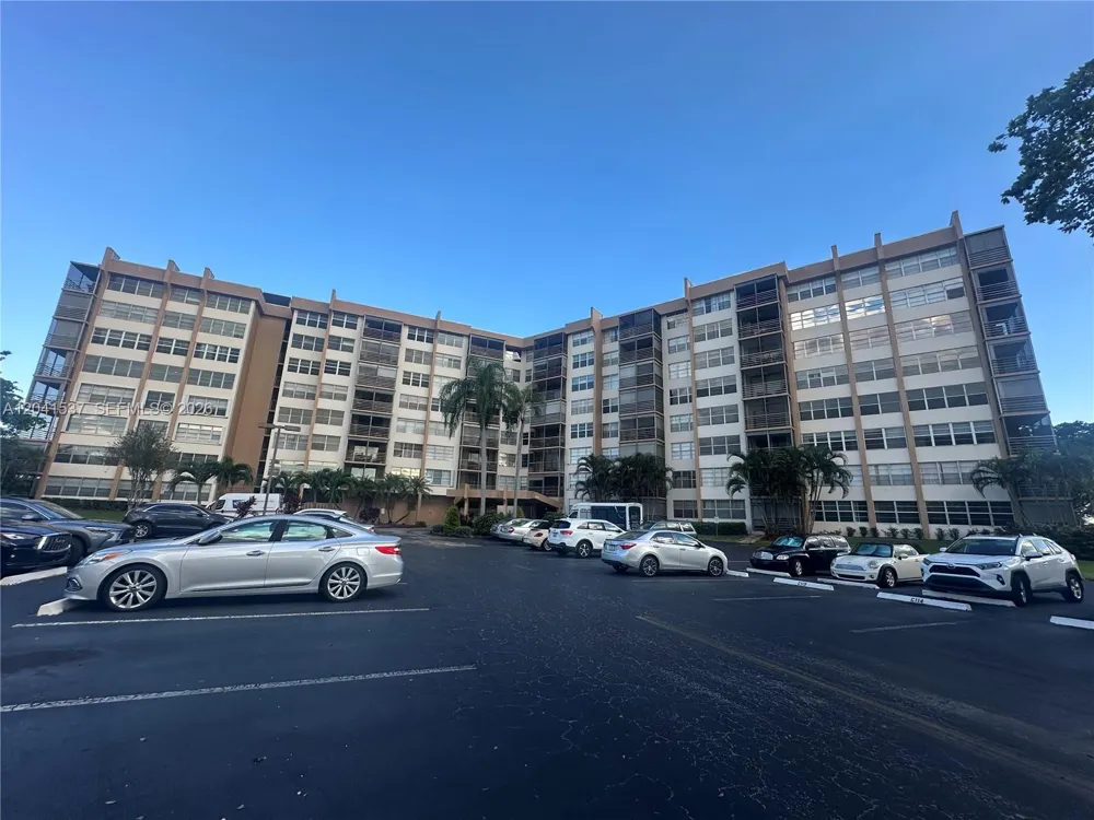 1200 Saint Charles Pl #618 Pembroke Pines, FL 33026