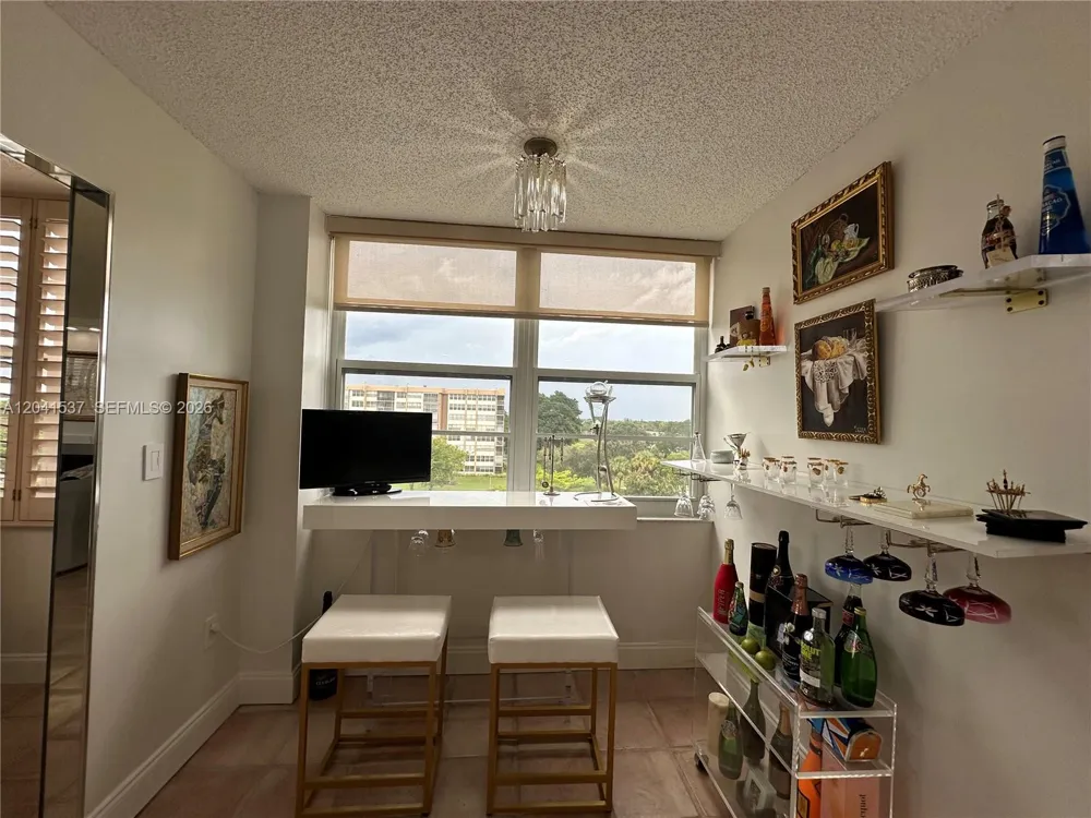 1200 Saint Charles Pl #618 Pembroke Pines, FL 33026