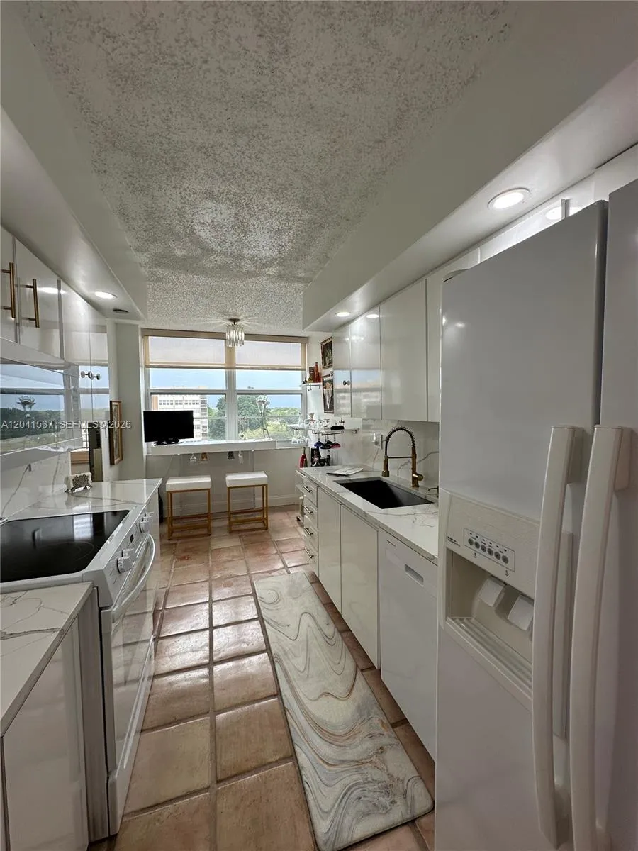 1200 Saint Charles Pl #618 Pembroke Pines, FL 33026