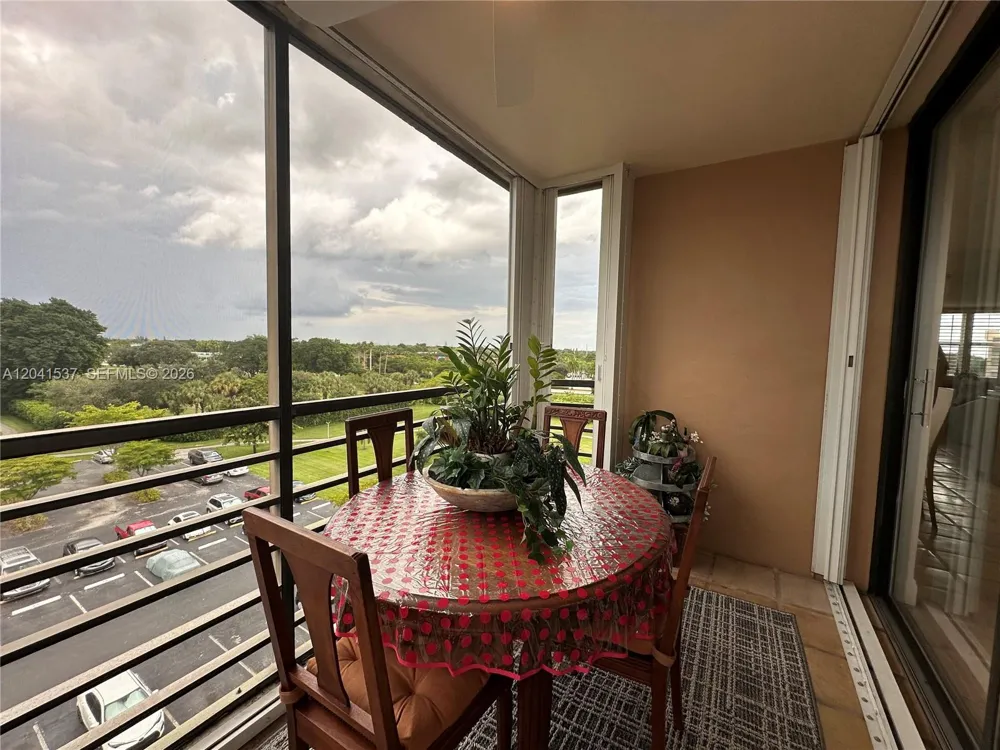 1200 Saint Charles Pl #618 Pembroke Pines, FL 33026