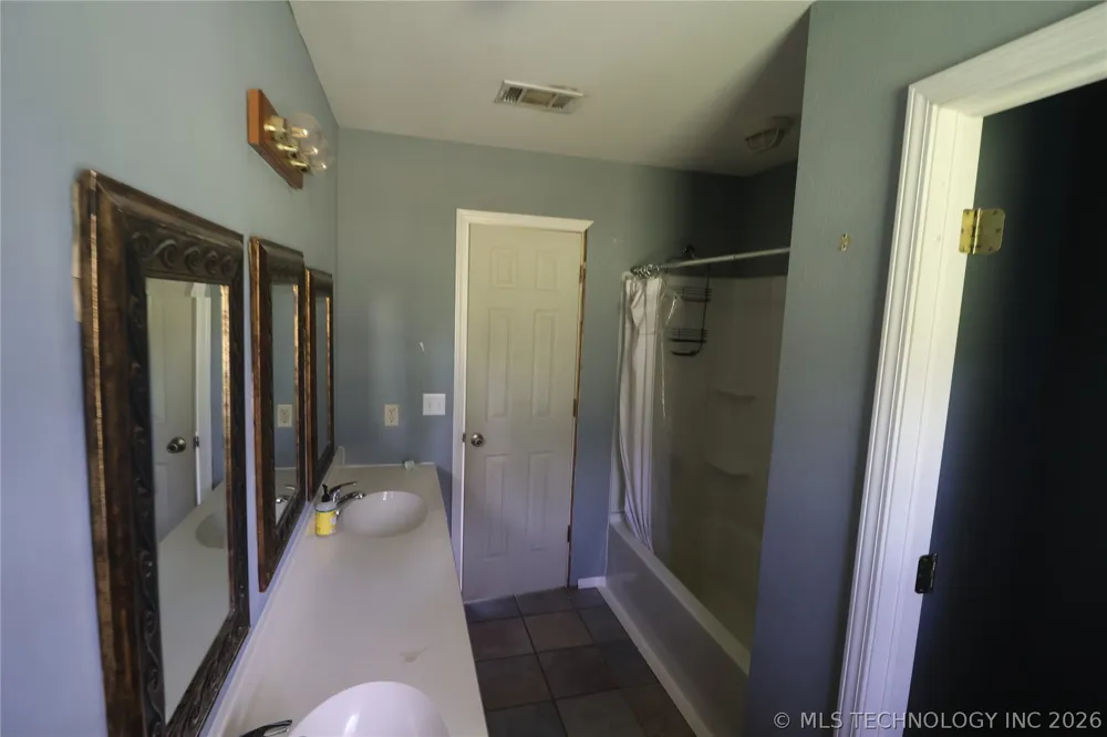 23377 Shoup Cameron, OK 74932