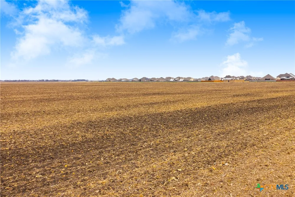 1501 County Road 132 Hutto, TX 78634
