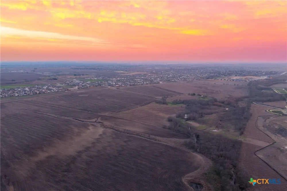 1501 County Road 132 Hutto, TX 78634