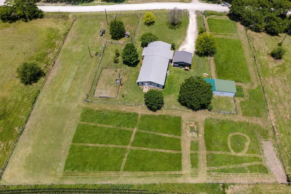 175 Hcr 3138 Bynum, TX 76631