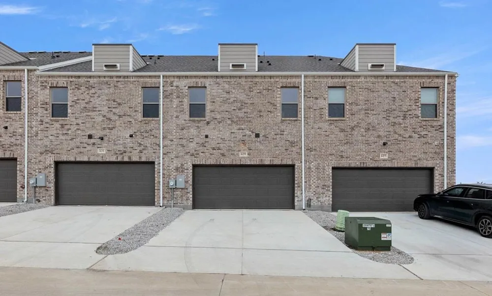 2412 Glacier Way Mansfield, TX 76063
