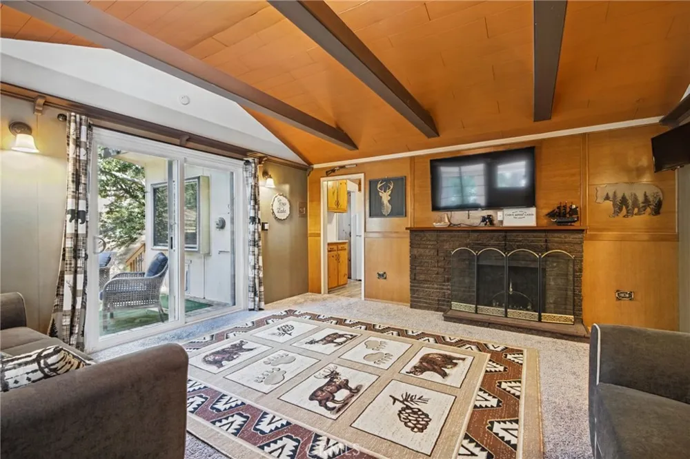 32800 Willow Running Springs, CA 92382