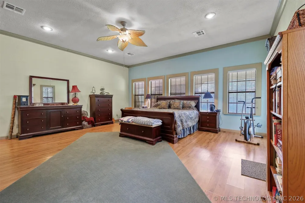 5792 W Lain Lake Road Atoka, OK 74525