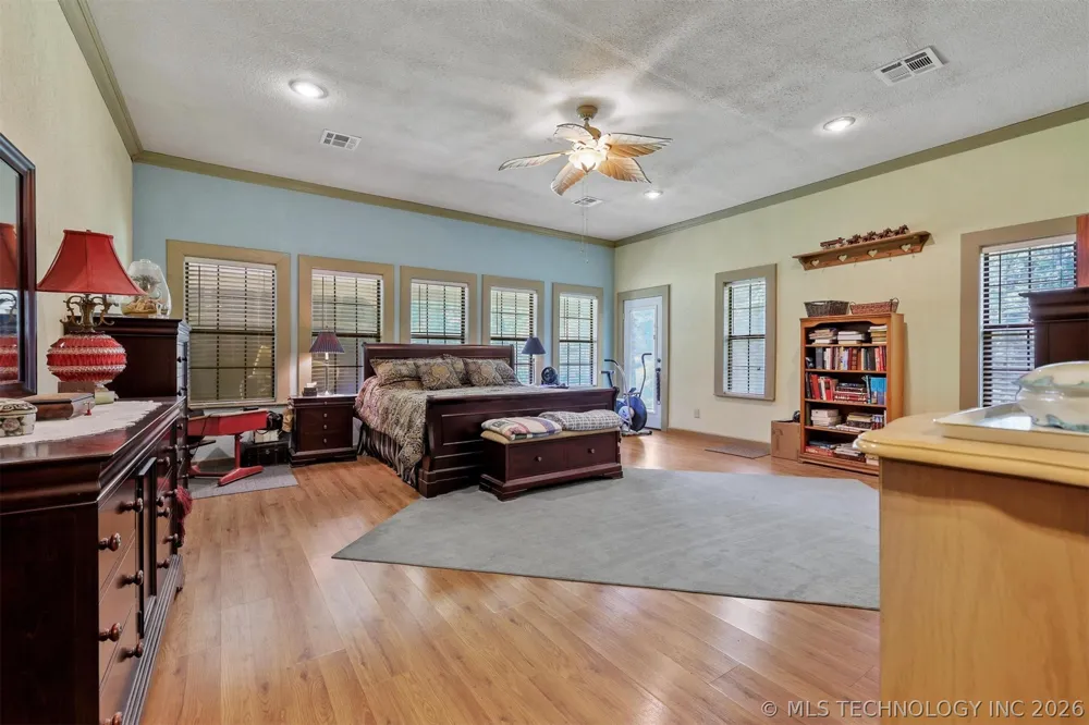5792 W Lain Lake Road Atoka, OK 74525