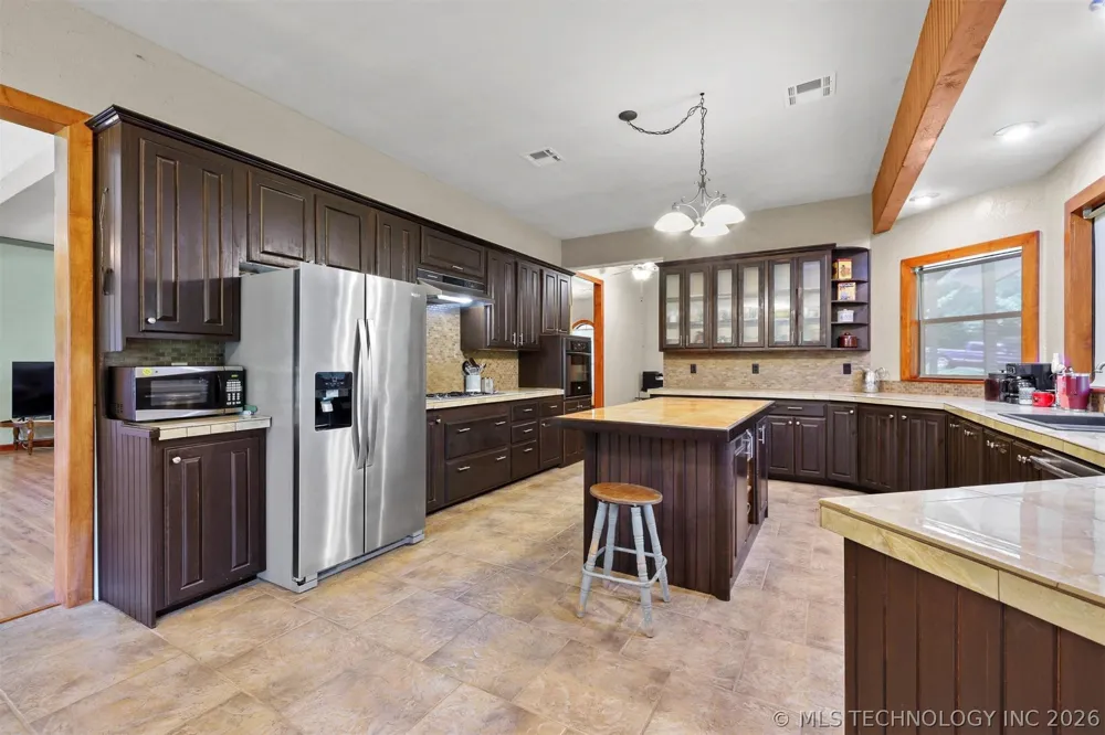 5792 W Lain Lake Road Atoka, OK 74525