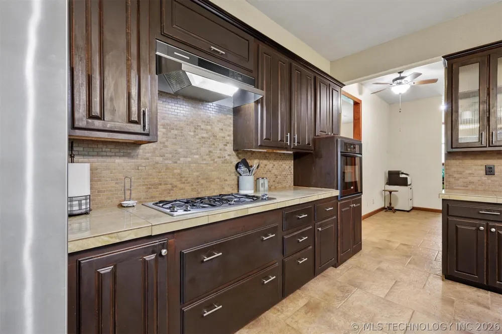 5792 W Lain Lake Road Atoka, OK 74525