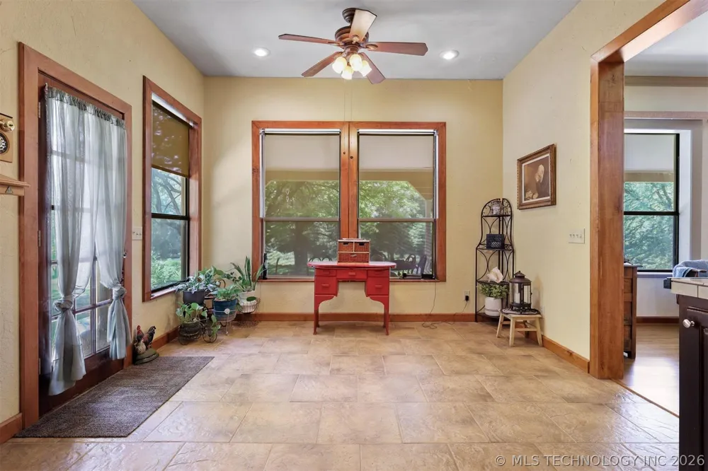 5792 W Lain Lake Road Atoka, OK 74525