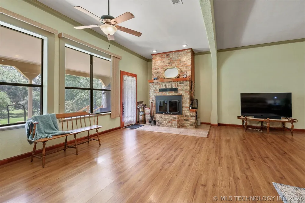 5792 W Lain Lake Road Atoka, OK 74525