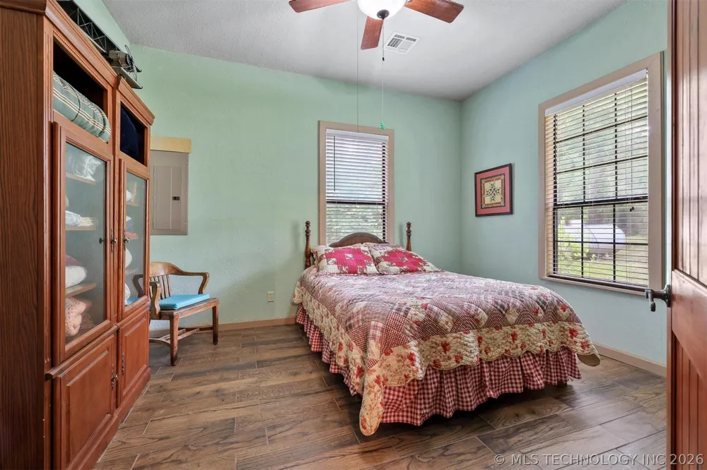 5792 W Lain Lake Road Atoka, OK 74525