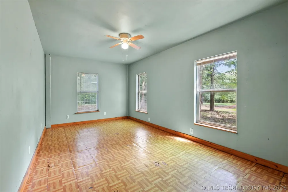 5792 W Lain Lake Road Atoka, OK 74525