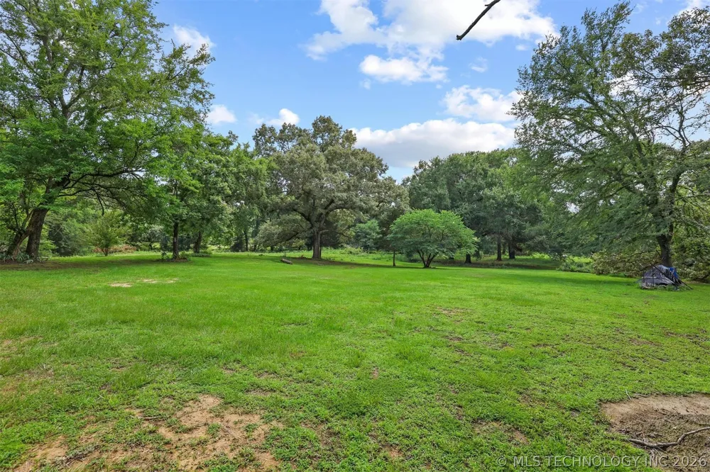 5792 W Lain Lake Road Atoka, OK 74525