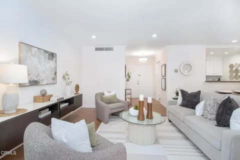 1127 E Del Mar Boulevard #323