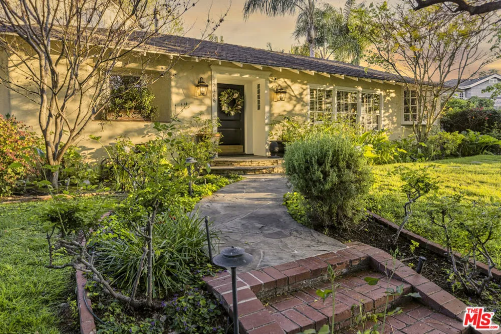 13166 Valley Vista Boulevard Studio City, CA 91604