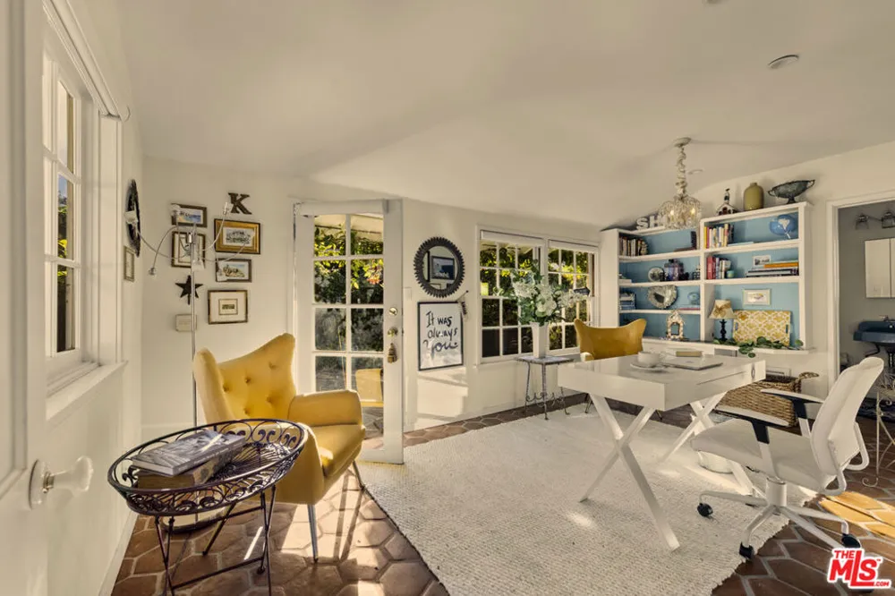 13166 Valley Vista Boulevard Studio City, CA 91604
