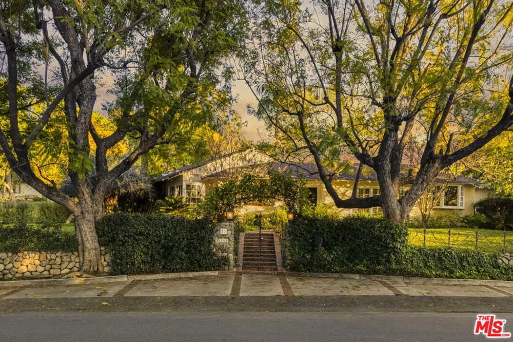 13166 Valley Vista Boulevard Studio City, CA 91604