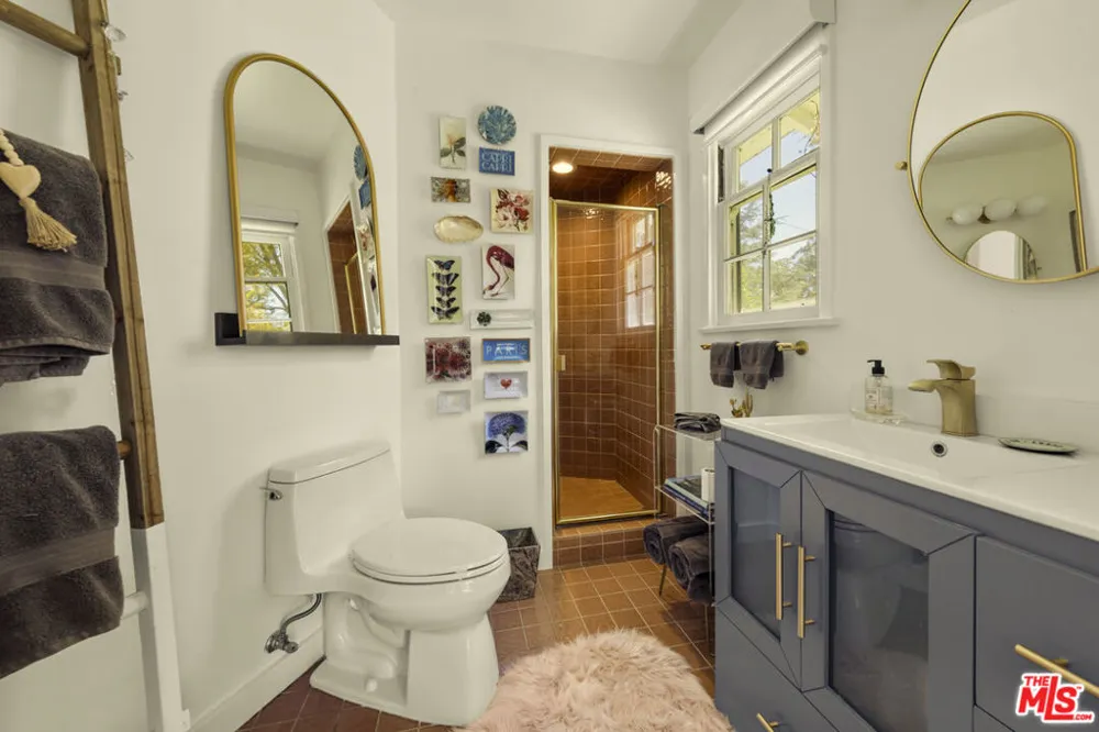 13166 Valley Vista Boulevard Studio City, CA 91604