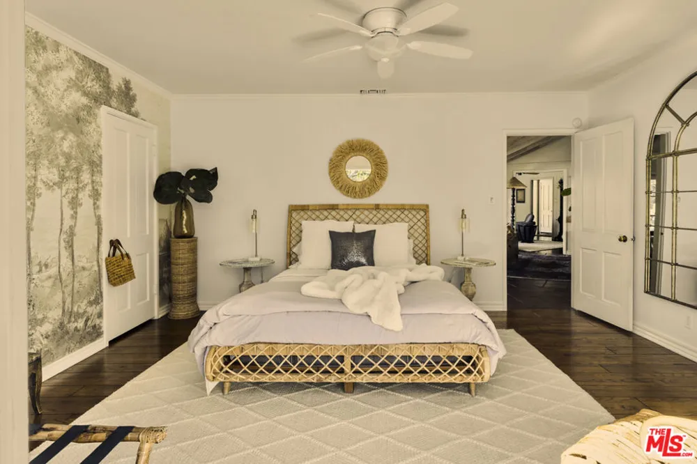 13166 Valley Vista Boulevard Studio City, CA 91604