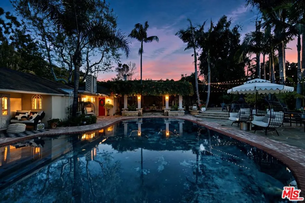 13166 Valley Vista Boulevard Studio City, CA 91604