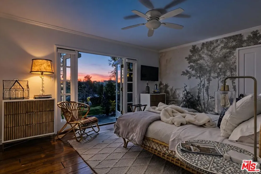 13166 Valley Vista Boulevard Studio City, CA 91604