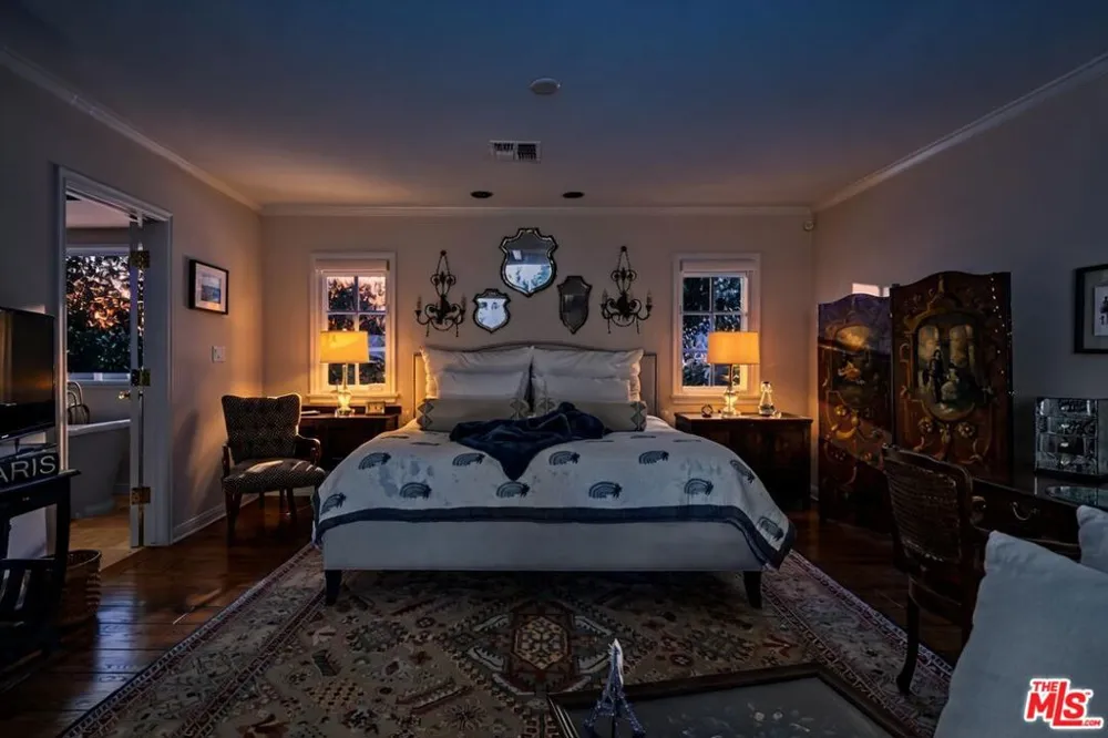 13166 Valley Vista Boulevard Studio City, CA 91604