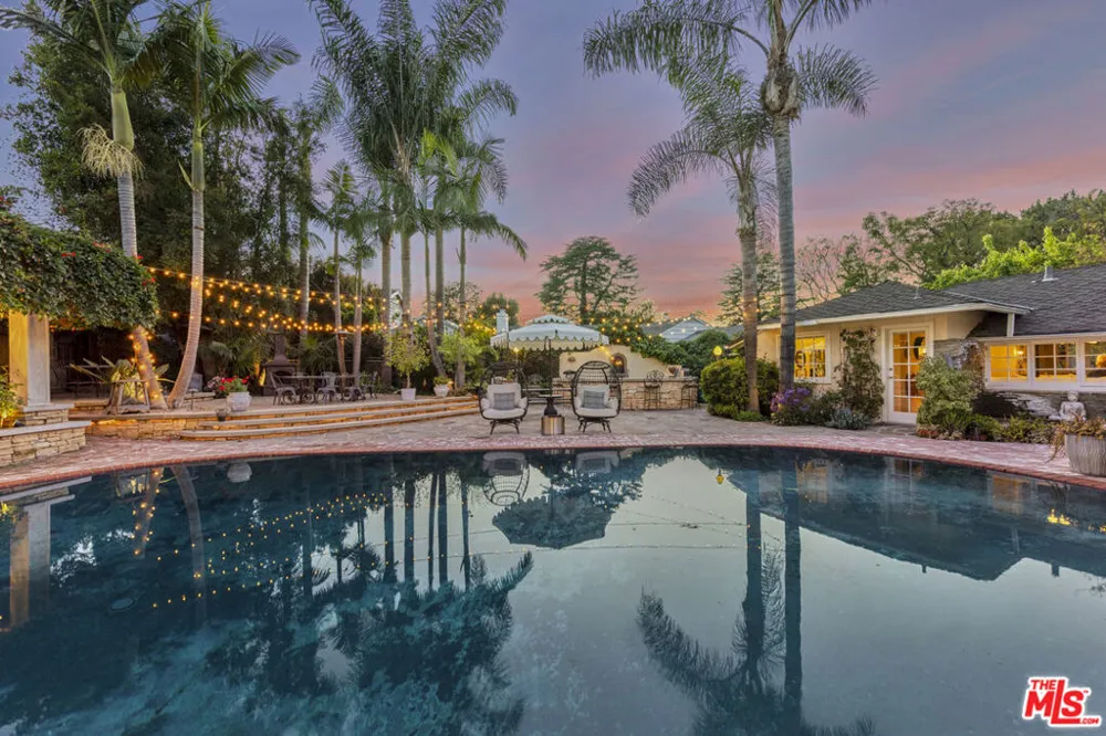 13166 Valley Vista Boulevard Studio City, CA 91604