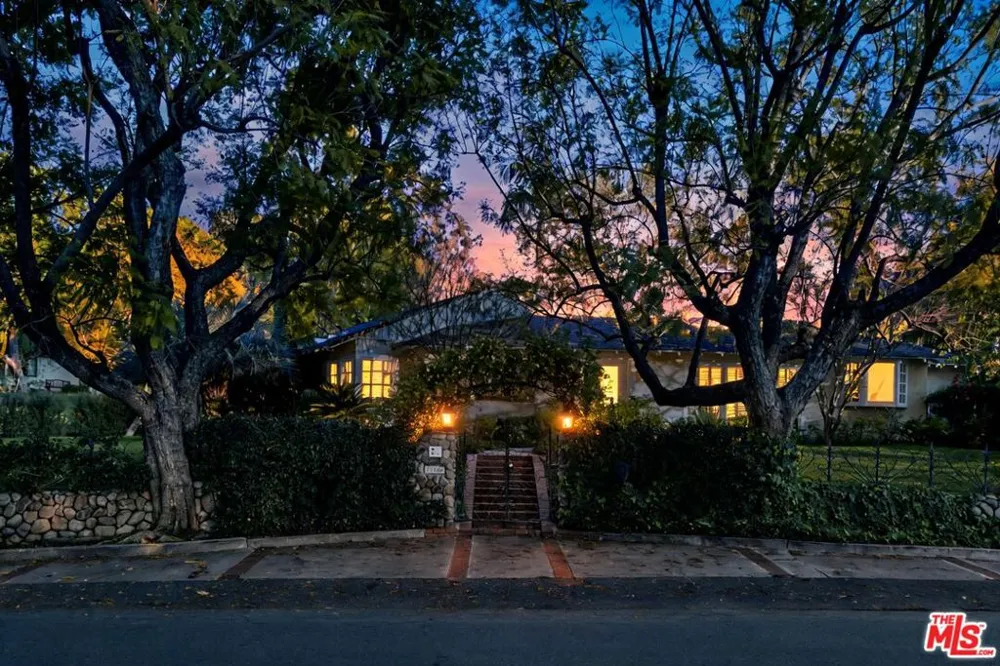 13166 Valley Vista Boulevard Studio City, CA 91604