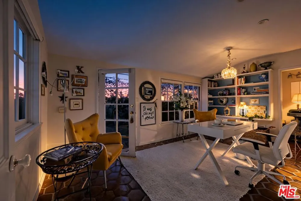 13166 Valley Vista Boulevard Studio City, CA 91604